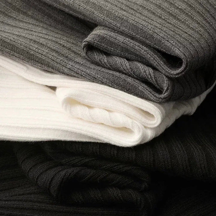 Pull zippé à motif rayé élégant